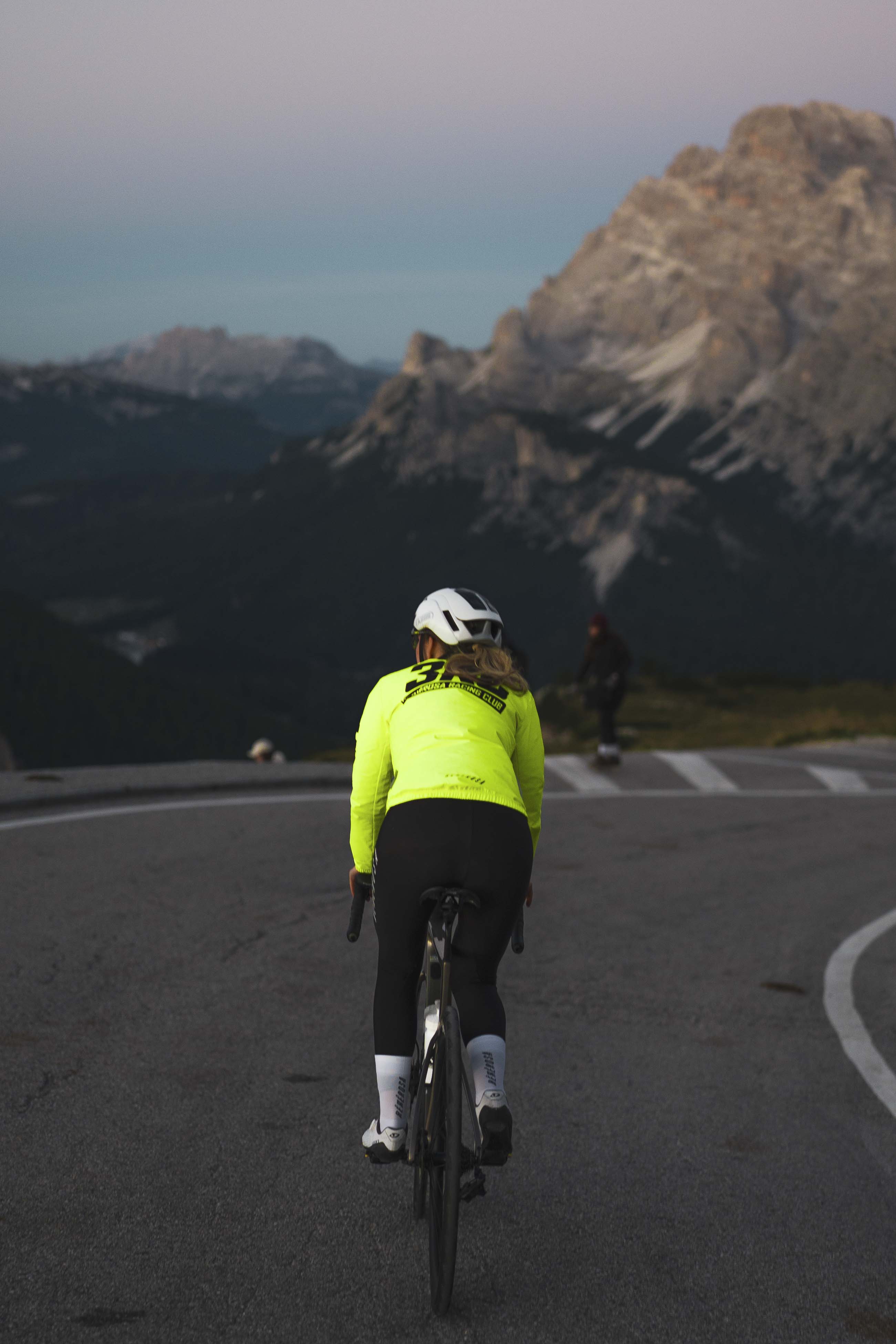 DSC055633RC_Neonregenjacke