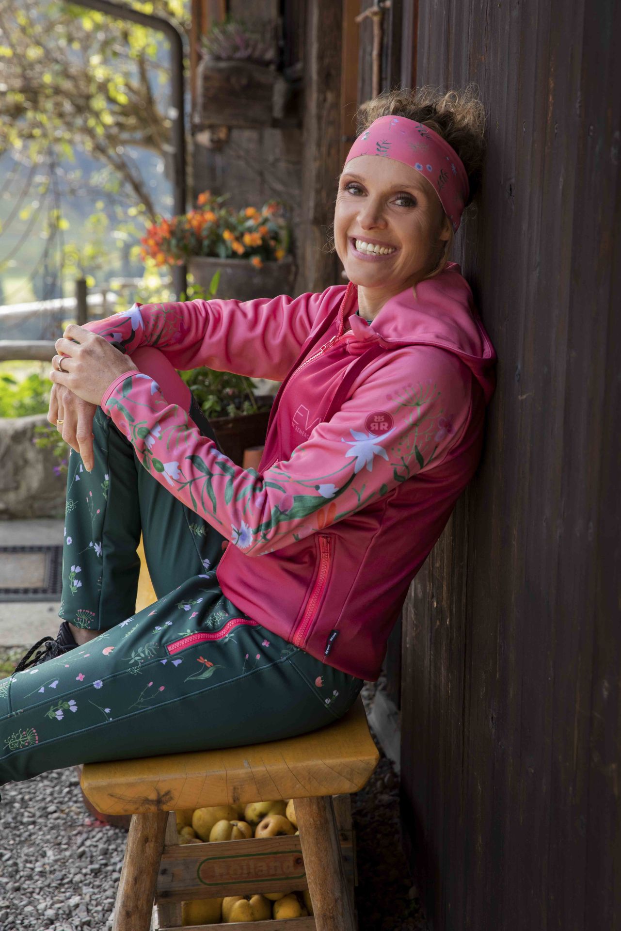 IMG_3064EVI_Kollektion_Bergbluete_Sportshirt_Sportjacke_blumen_kaufen__1920x1920